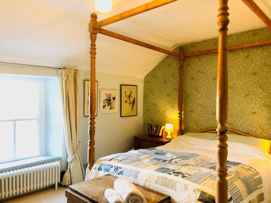 Exceptional Retreat Near Cornwall Coast *